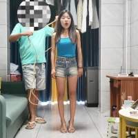 小驴原创，蓝色衣服很好看！