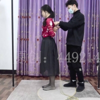 爱堵之人，你的裙子真奇怪！
