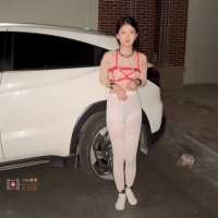 DK-13美束馆，你是在户外散步吗？